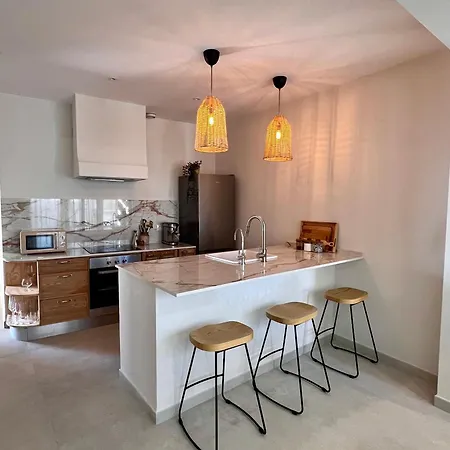 Renovated Cinema Town House In Comares