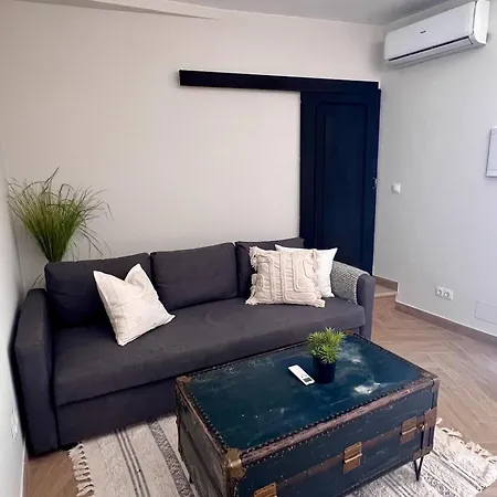 Holiday home Renovated Cinema Town House In Comares *