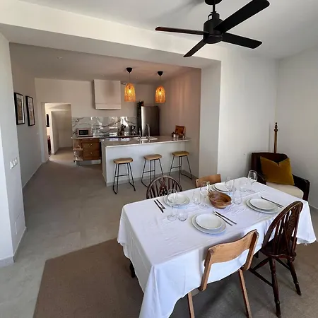 Renovated Cinema Town House In Comares